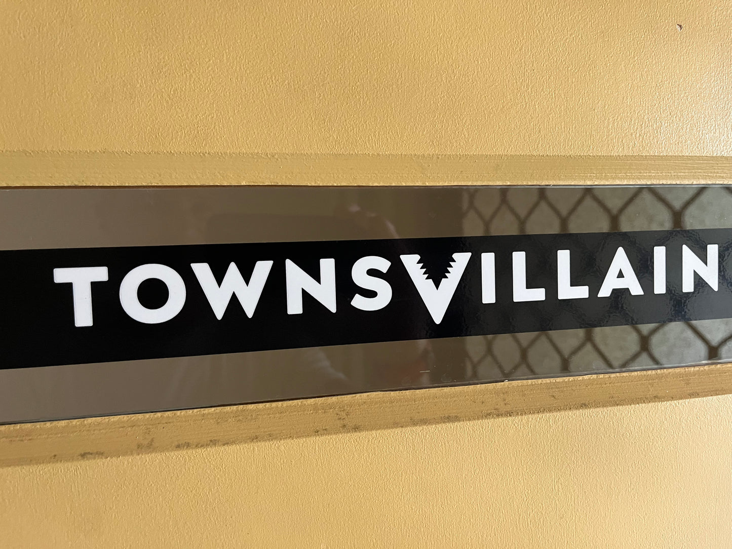 Townsvillain Written Logo Laminated Black