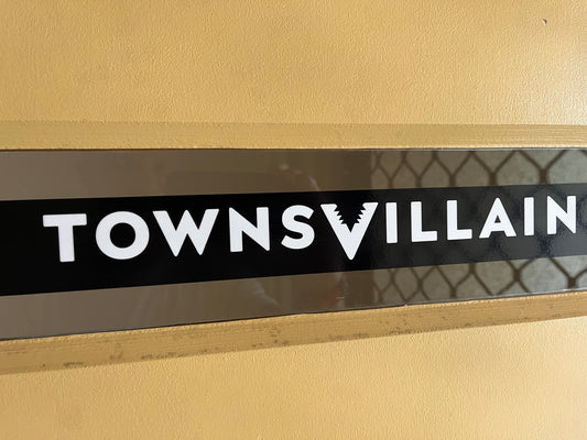 Townsvillain Written Logo Laminated Black